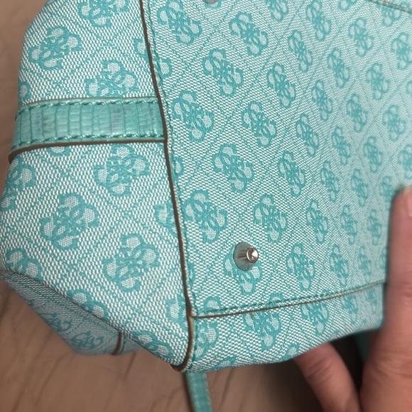 COPY - Guess Crossbody/handbag - Picture 6 of 7